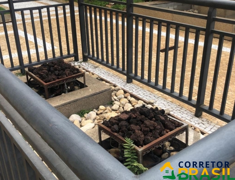 Espaçoso Apartamento de 194m², 3 suites, 3 vagas, na Aclimação, Repleto de Comodidades!