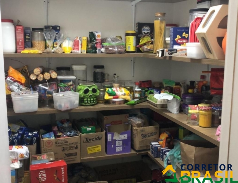 Espaçoso Apartamento de 194m², 3 suites, 3 vagas, na Aclimação, Repleto de Comodidades!