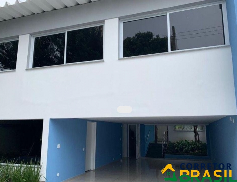 Casa Comercial Pronta para Uso na Vila Mariana, São Paulo - 302m², 4 Banheiros e 6 Vagas de Garagem