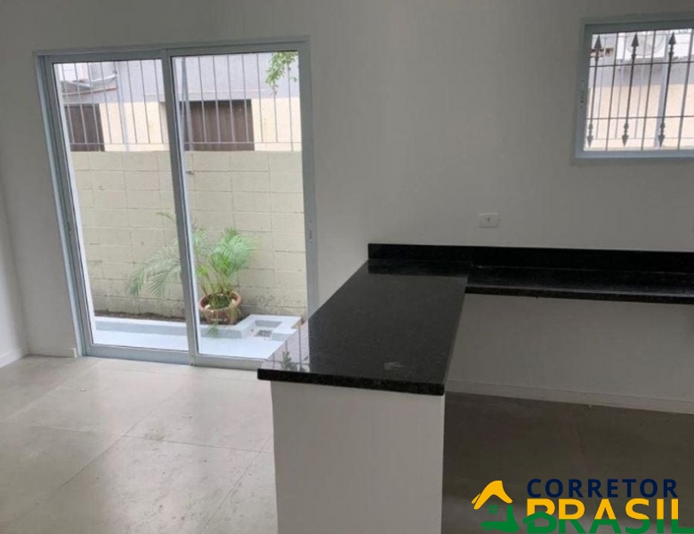 Casa Comercial Pronta para Uso na Vila Mariana, São Paulo - 302m², 4 Banheiros e 6 Vagas de Garagem