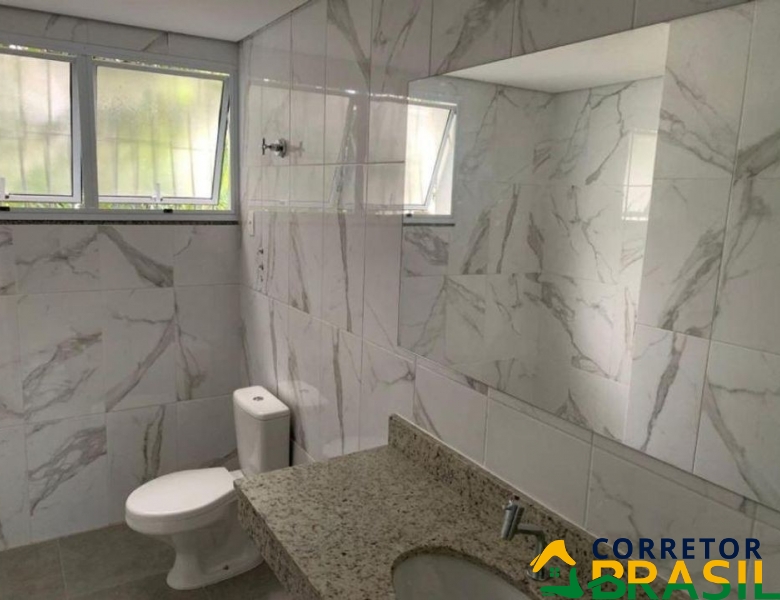 Casa Comercial Pronta para Uso na Vila Mariana, São Paulo - 302m², 4 Banheiros e 6 Vagas de Garagem