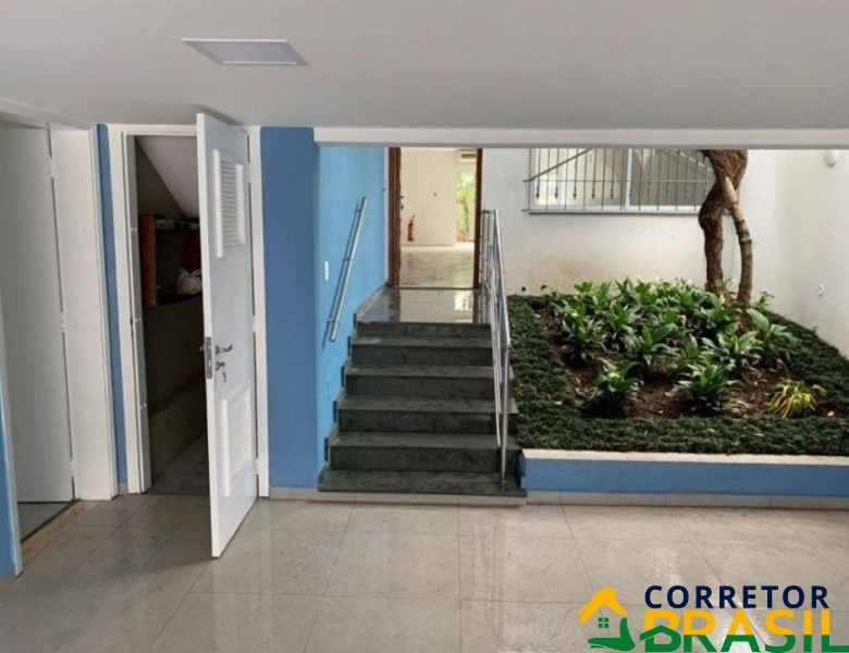 Casa Comercial Pronta para Uso na Vila Mariana, São Paulo - 302m², 4 Banheiros e 6 Vagas de Garagem
