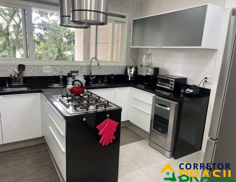 Apartamento Luxuoso em Moema, 406 metros, 4 Suítes 5 vagas.