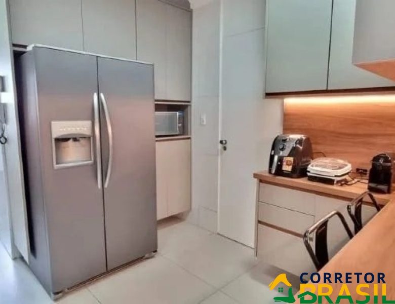 Charmoso Apartamento Pronto para Morar, 4 dormitórios, 3 suites, 2 vagas no Coração da Aclimação, São Paulo, SP