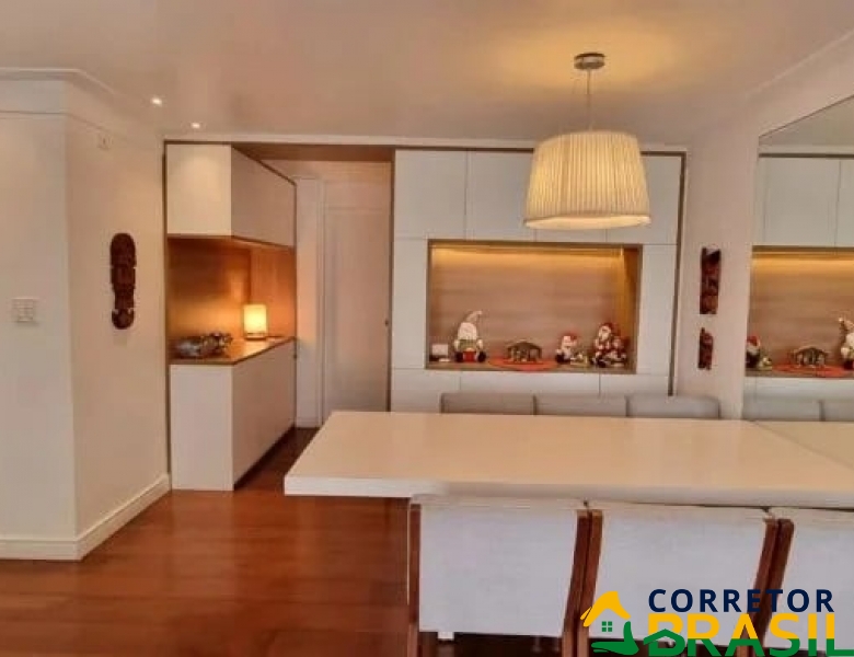 Charmoso Apartamento Pronto para Morar, 4 dormitórios, 3 suites, 2 vagas no Coração da Aclimação, São Paulo, SP