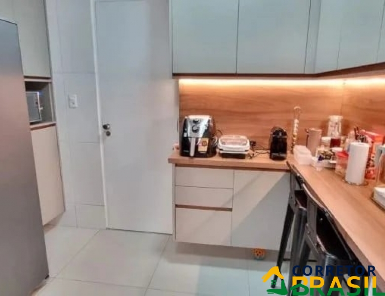 Charmoso Apartamento Pronto para Morar, 4 dormitórios, 3 suites, 2 vagas no Coração da Aclimação, São Paulo, SP