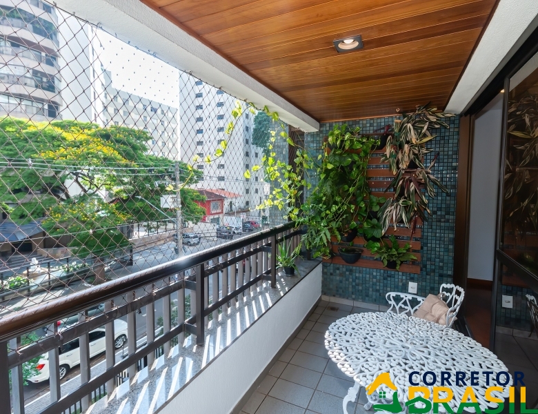 Apartamento em Moema, 4 Quartos e 2 Vagas de Garagem, Comodidades Completa