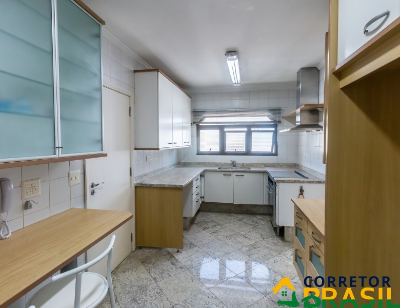 Apartamento Luxuoso, Itaim Bibi 240metros  3 Quartos, 3 Vagas e Lazer Completo