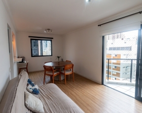 Alugo apartamento Itaim Bibi, 2 dormitórios, 1 vaga, 71 metros úteis.